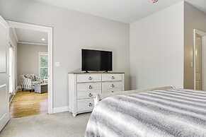 Biloxi Condo w/ Community Pool ~ Half-mi to Beach!