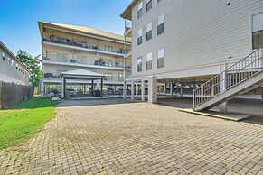 Biloxi Condo w/ Community Pool ~ Half-mi to Beach!