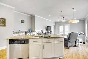 Biloxi Condo w/ Community Pool ~ Half-mi to Beach!