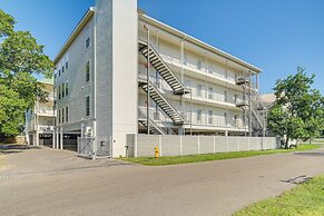 Biloxi Condo w/ Community Pool ~ Half-mi to Beach!