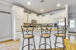 Biloxi Condo w/ Community Pool ~ Half-mi to Beach!