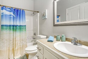 Biloxi Condo w/ Community Pool ~ Half-mi to Beach!