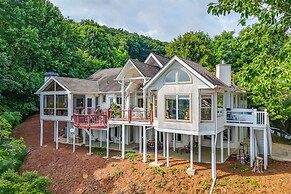Stunning Hiawassee Hideaway w/ Impeccable Views!