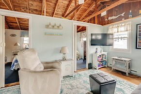 Rockport Cottage w/ Patio - Steps to Beach!