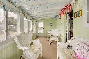 Rockport Cottage w/ Patio - Steps to Beach!