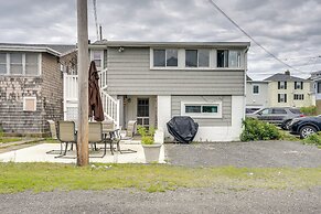 Rockport Cottage w/ Patio - Steps to Beach!