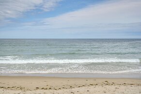 Rockport Cottage w/ Patio - Steps to Beach!