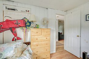 Rockport Cottage w/ Patio - Steps to Beach!