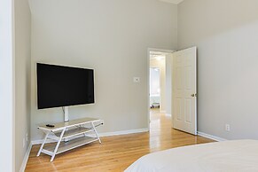 Park Village Home w/ Pond: 6 Mi to Downtown Cary