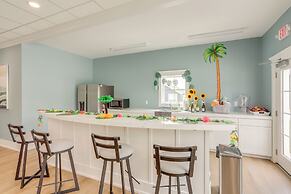 Lakeside Marblehead Home w/ Screened Patio!