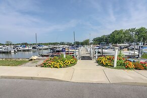 Lakeside Marblehead Home w/ Screened Patio!