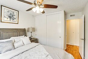 Huntington Beach Home: Fire Pit, Grill + More!