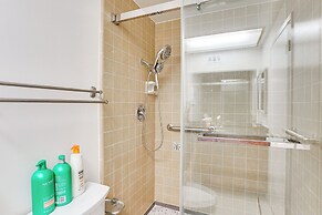 Huntington Beach Home: Fire Pit, Grill + More!