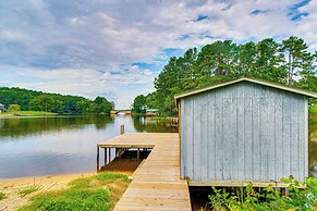 Private Island Getaway in Roanoke Rapids w/ Grill!