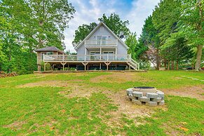 Private Island Getaway in Roanoke Rapids w/ Grill!