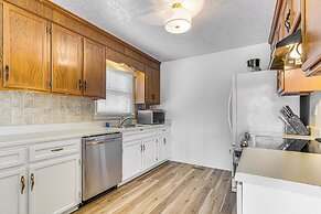 Private Island Getaway in Roanoke Rapids w/ Grill!