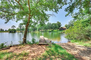 Pet-friendly Sparta Retreat: Boat Dock & Fire Pit!