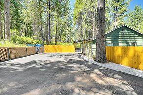 Walk to Winery: Cozy Cabin w/ Fire Pit in Murphys