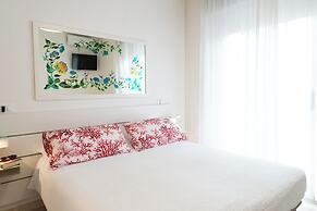 Le Petit Hotel