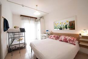 Le Petit Hotel