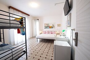 Le Petit Hotel
