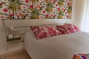 Le Petit Hotel