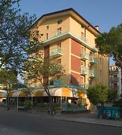 Le Petit Hotel