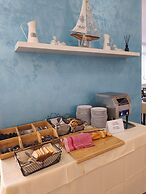 Le Petit Hotel