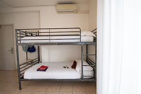 Le Petit Hotel