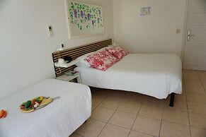 Le Petit Hotel