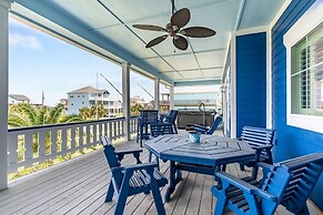 Yoho Hideout 4 Bedroom Home by RedAwning