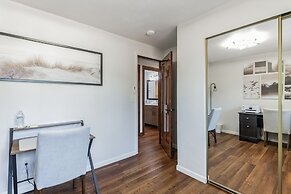 Nature Escape: Family Home With Playroom & Office 4 Bedroom Home by Re