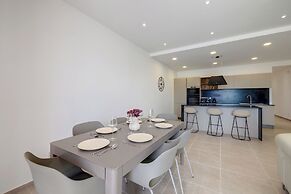 Elegant Sliema Penthouse, Panoramic Terrace