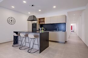 Elegant Sliema Penthouse, Panoramic Terrace