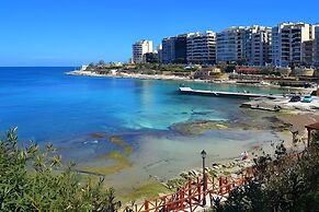 Elegant Sliema Penthouse, Panoramic Terrace