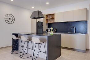 Elegant Sliema Penthouse, Panoramic Terrace