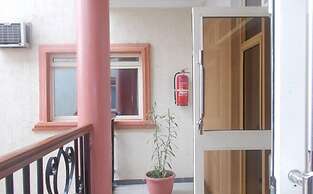 Franphinas Suites and Hotel