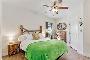 Trails Sisters-calm on the Edge of Town