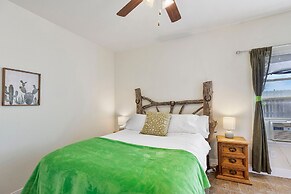 Trails Sisters-calm on the Edge of Town