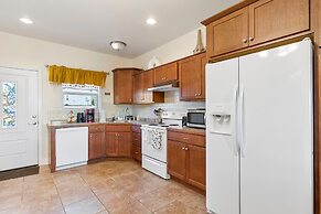 Trails Sisters-calm on the Edge of Town