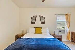 House of Trails-views and Nature on the Edge