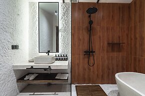 Moonlight Villa by EVDEkimi