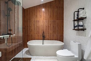 Moonlight Villa by EVDEkimi