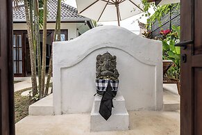 Moonlight Villa by EVDEkimi