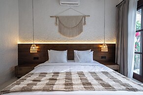 Moonlight Villa by EVDEkimi