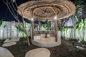 Moonlight Villa by EVDEkimi