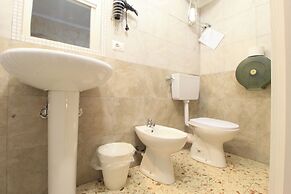 catania airport room  low cost