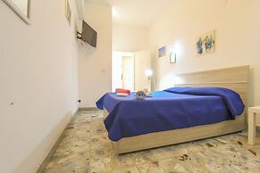 catania airport room  low cost