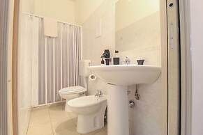 catania airport room  low cost