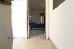 catania airport room  low cost